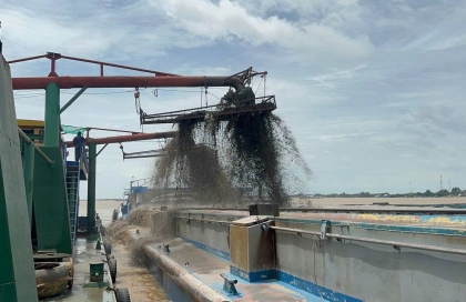 NHẬP KHẨU CÁT XÂY DỰNG TỪ THỊ TRƯỜNG CAMPUCHIA: GIẢI PHÁP CHO BÀI TOÁN THIẾU HỤT CÁT XÂY DỰNG TẠI VIỆT NAM